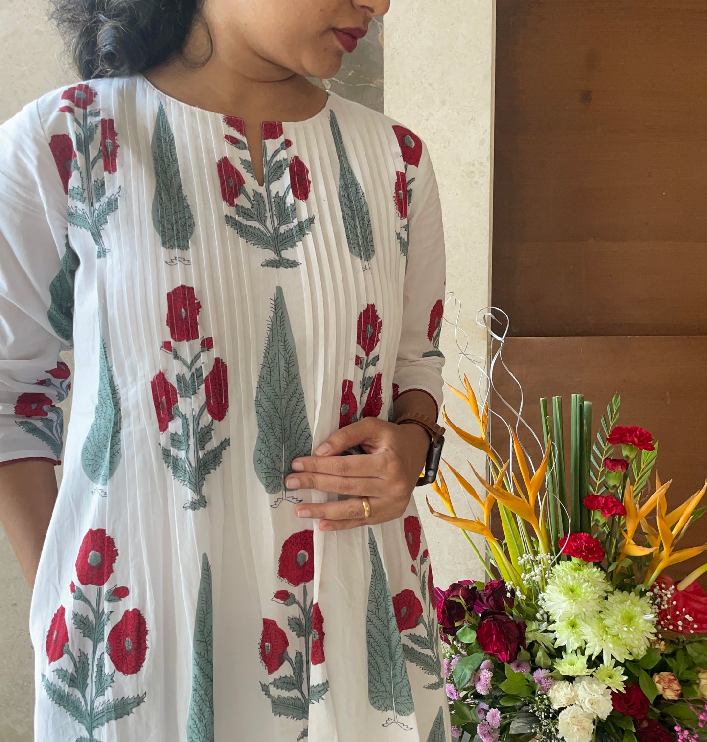 Buy white and red cotton hand block printed kurta with pintuck detailing. Kurta for women with pockets.